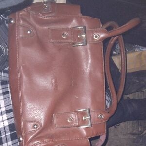Brown Leather Gucci Handbag with Buckle Accents